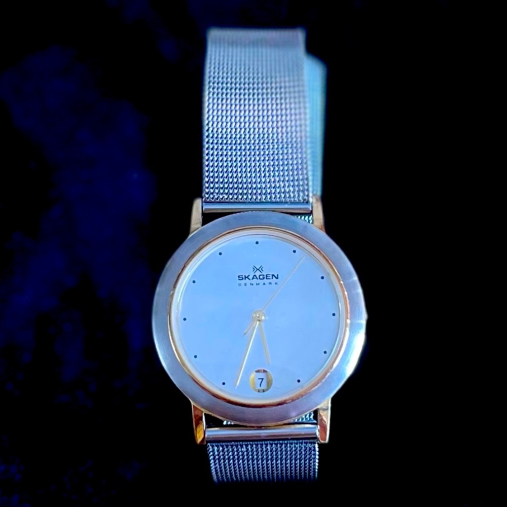 Classic Skagen watch with silver mesh band
